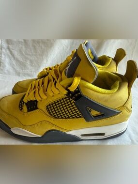 Air Jordan 4 Lightning 2022 CT8527‑700 — Men’s 9 — OG Authentic Used